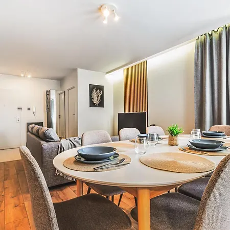 Komfortowy Jacuzzi & Balkon & 2 Sypialnie Apartment Breslau