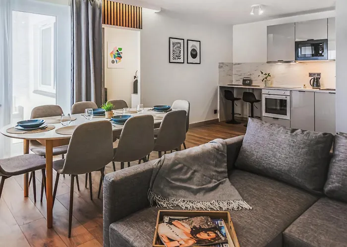 Komfortowy Jacuzzi & Balkon & 2 Sypialnie Apartment *