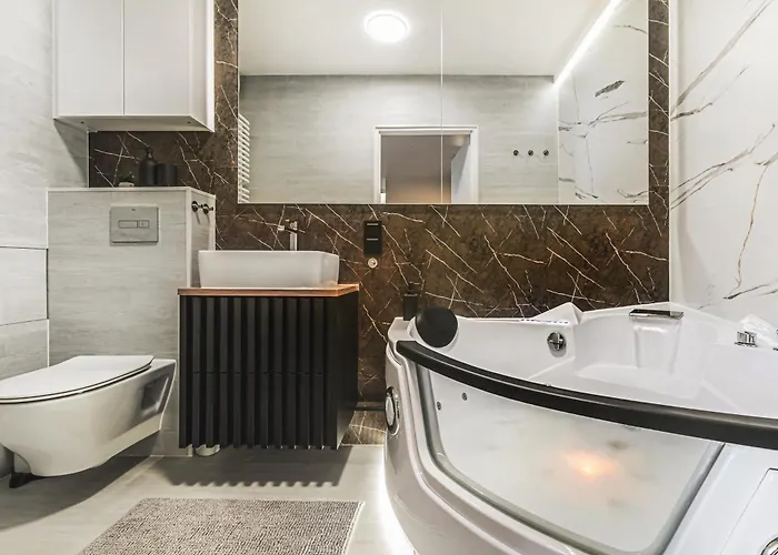 Komfortowy Jacuzzi & Balkon & 2 Sypialnie Apartment