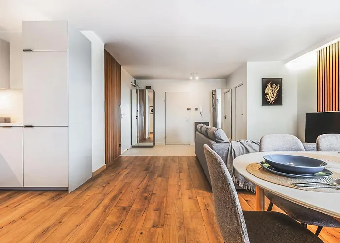 Komfortowy Jacuzzi & Balkon & 2 Sypialnie Apartment Breslau