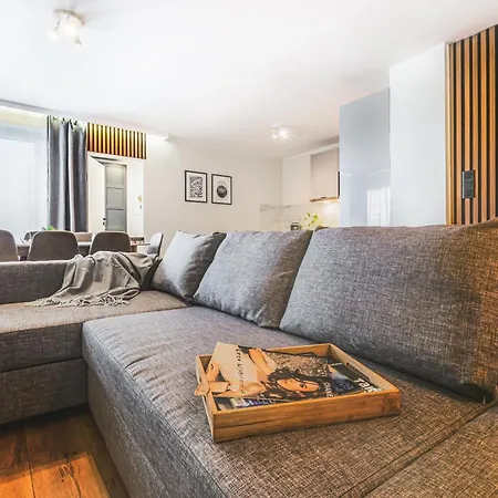 Komfortowy Jacuzzi & Balkon & 2 Sypialnie Apartmán *