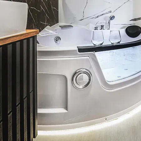 Komfortowy Jacuzzi & Balkon & 2 Sypialnie