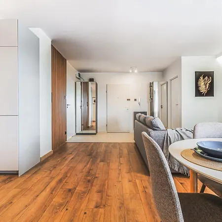 Komfortowy Jacuzzi & Balkon & 2 Sypialnie Apartmán Vratislav