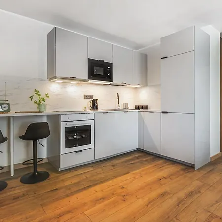 Apartamento Komfortowy Jacuzzi & Balkon & 2 Sypialnie *