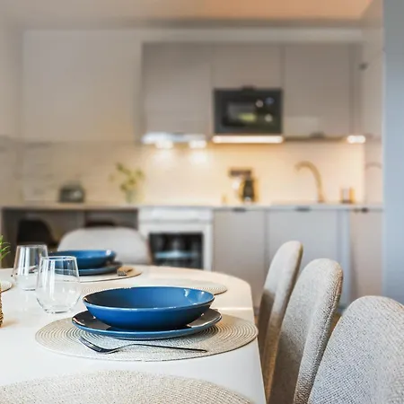 Apartmán Komfortowy Jacuzzi & Balkon & 2 Sypialnie